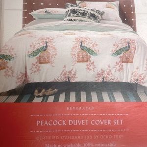 NWT reversible full/queen opalhouse peacock duvet cover set